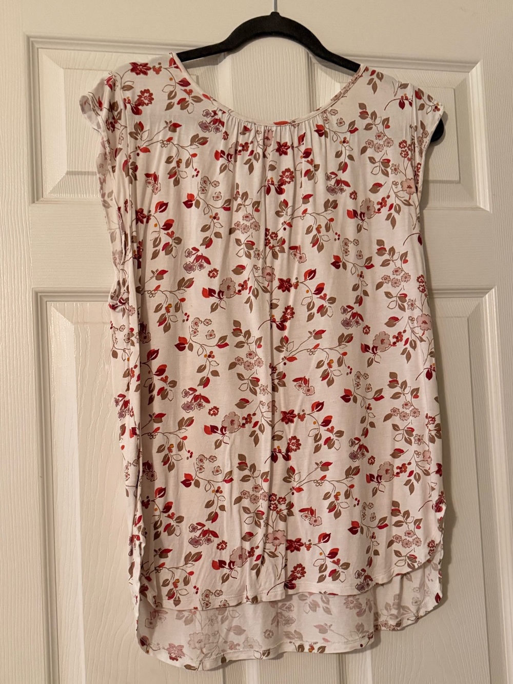 LOFT White Floral Cap-Sleeve Camisole with Red & Brown Print